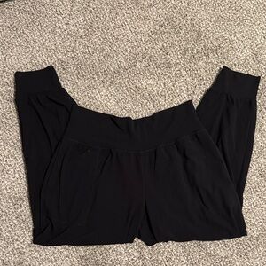 Athleta salutation joggers size large in black